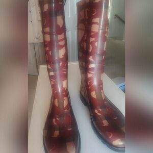 Burberry Heart Nova Check Rain Boots SZ 11 w/original Burberry box